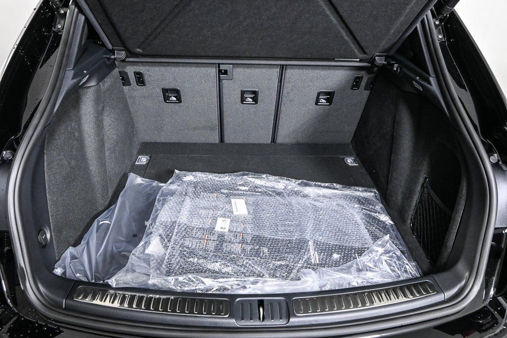 Certified 2026 Porsche Macan AWD/4WD image 33