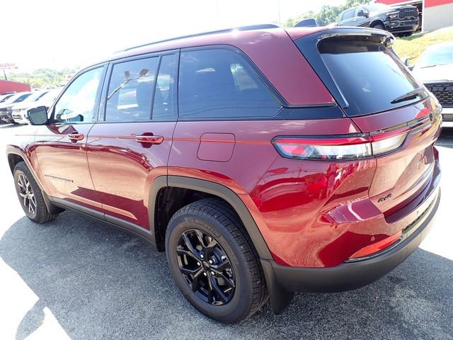 New 2025 Jeep Grand Cherokee Altitude image 3