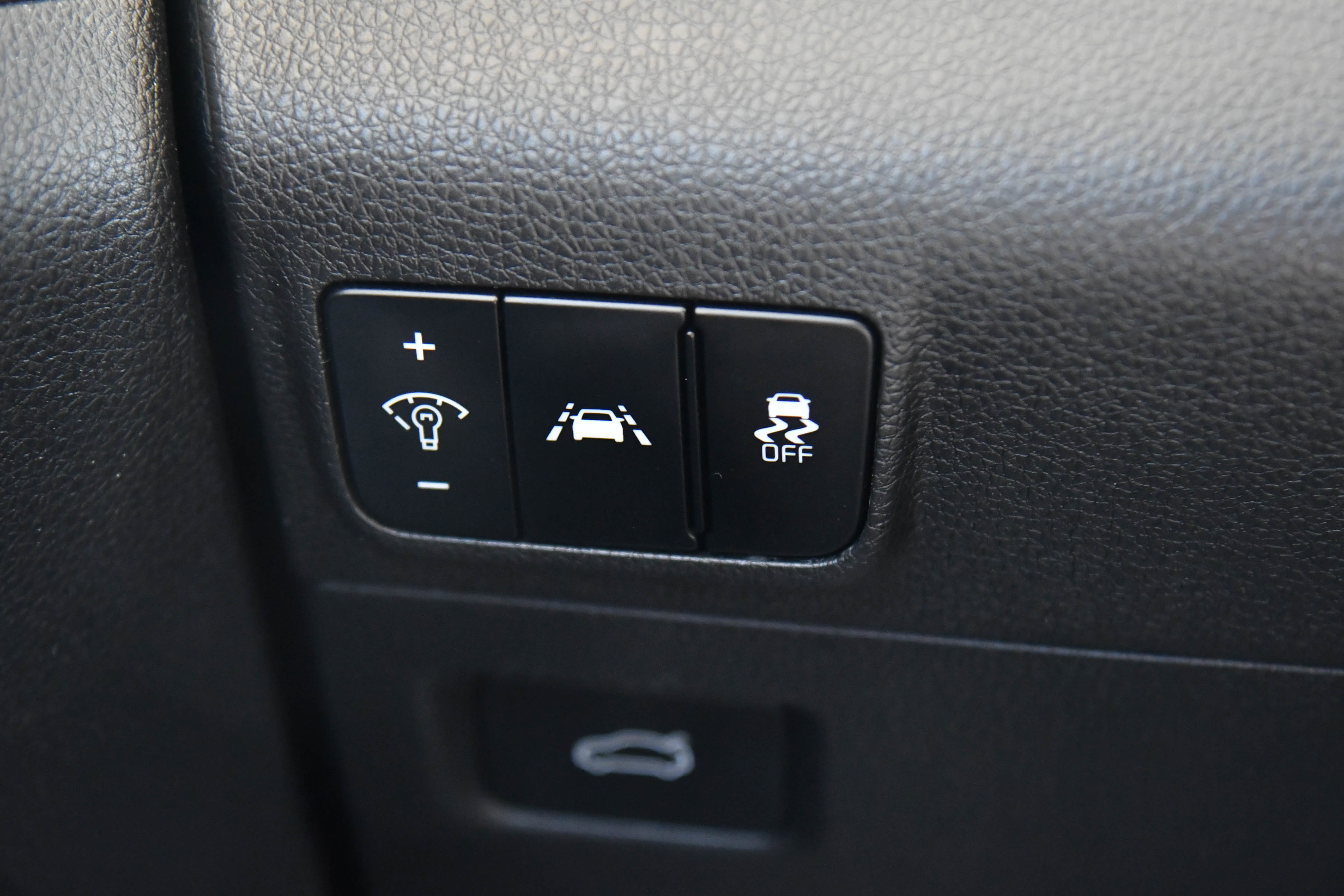 Used 2023 Kia K5 LXS image 28