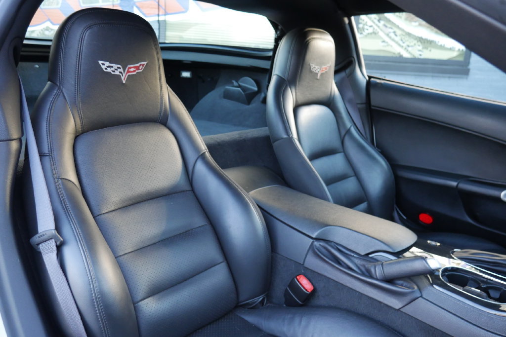 Used 2011 Chevrolet Corvette Coupe w/ Preferred Equipment Group RWD image 10