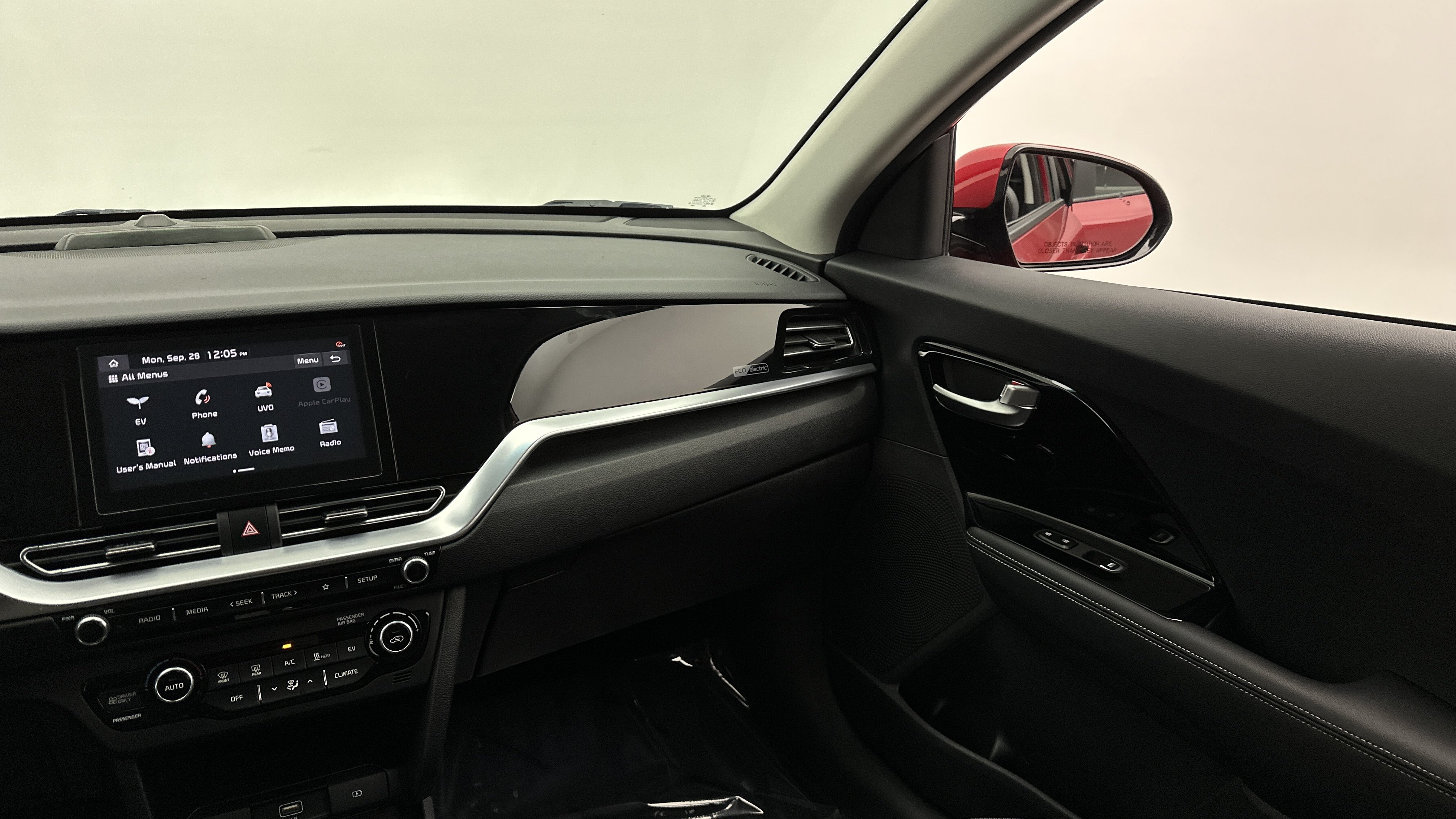 Used 2020 Kia Niro EX w/ Cold Weather Package FWD image 33