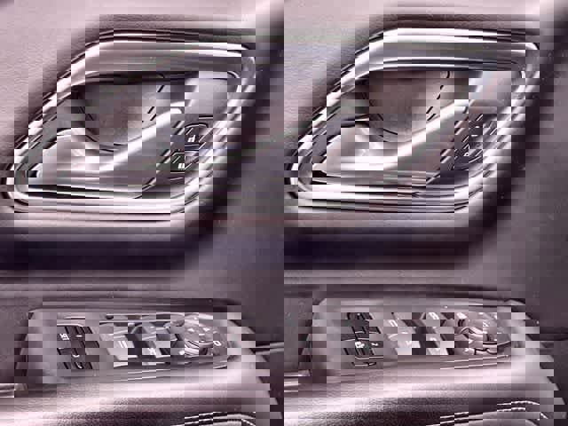 Used 2023 Chevrolet Tahoe LT w/ Luxury Package AWD/4WD image 30