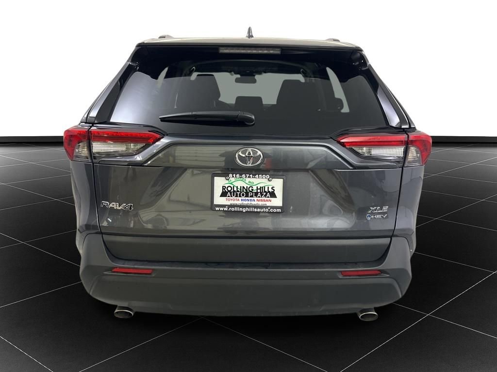Used 2025 Toyota RAV4 XLE image 4