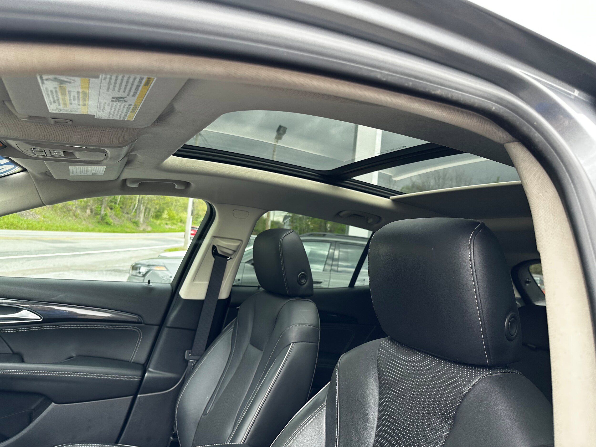 Used 2021 Buick Envision Essence AWD/4WD image 30