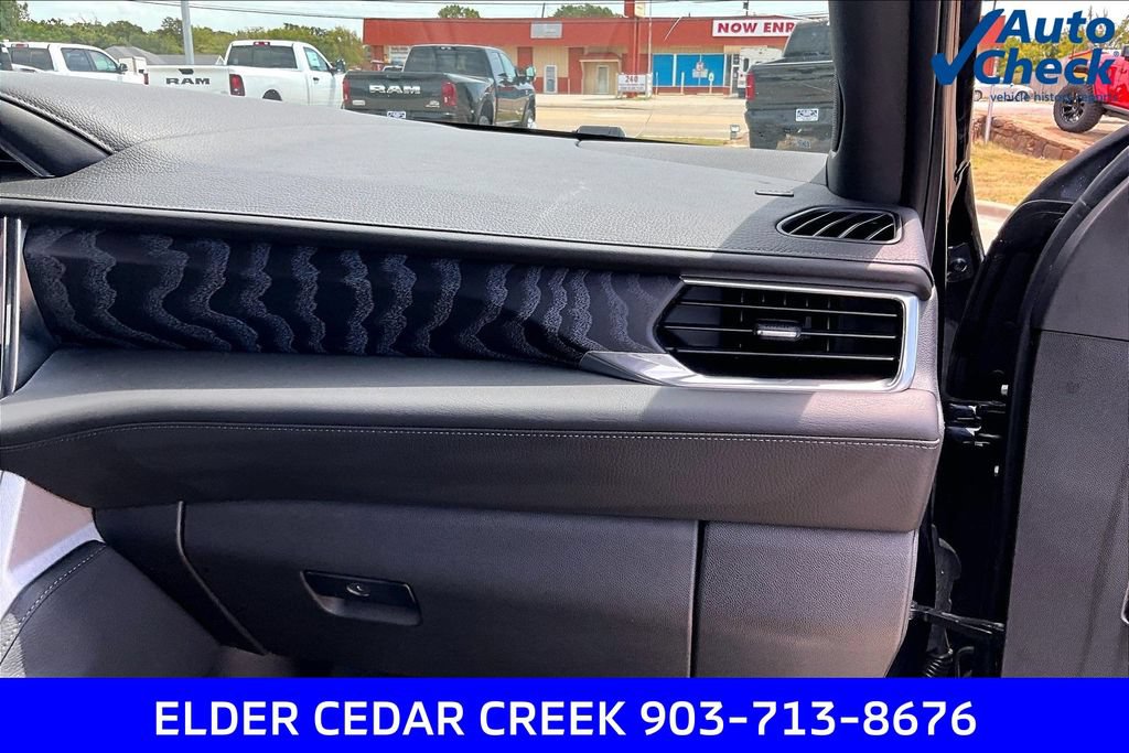 Used 2023 GMC Yukon Denali AWD/4WD image 17