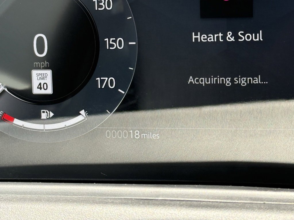 New 2026 Land Rover Range Rover Velar Dynamic SE image 28