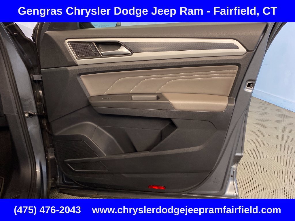 Used 2023 Volkswagen Atlas SEL Premium AWD/4WD image 46
