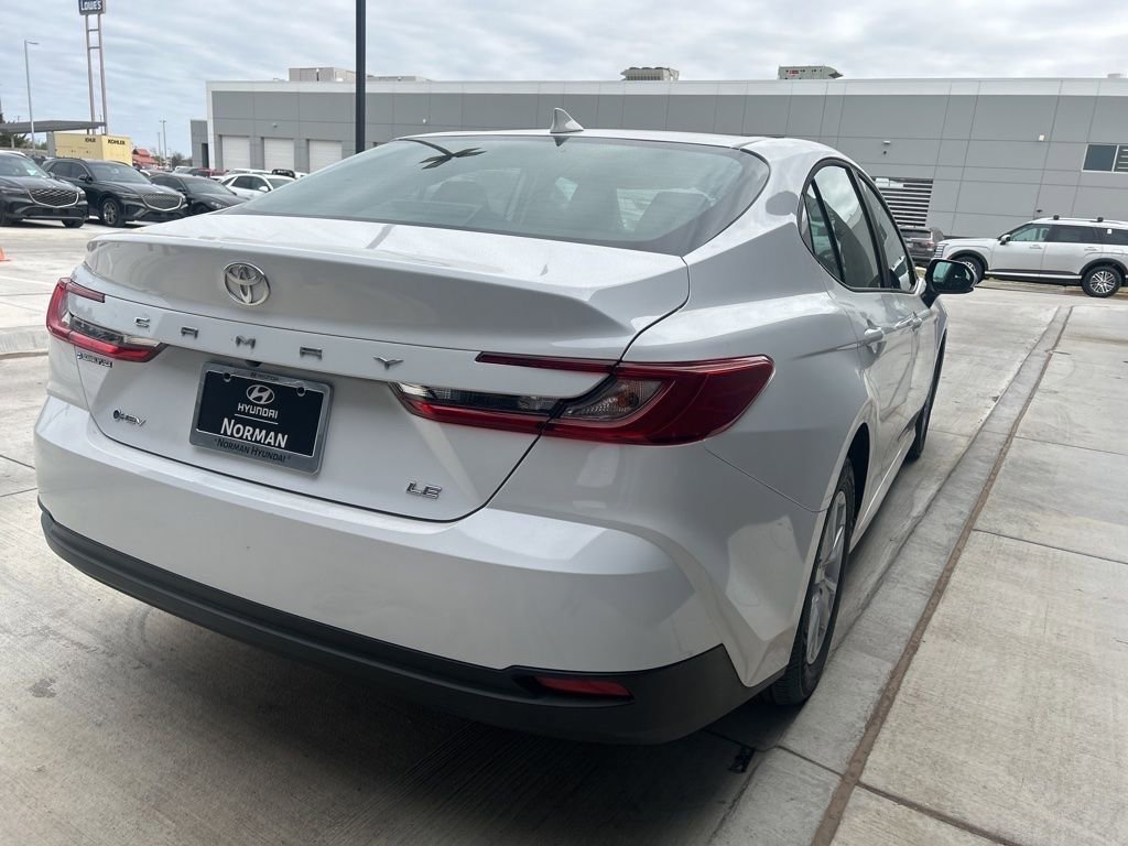 Used 2025 Toyota Camry LE image 4