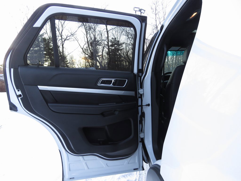 Used 2017 Ford Explorer XLT w/ Equipment Group 202A image 20