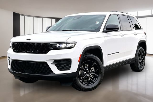 Used 2025 Jeep Grand Cherokee Altitude