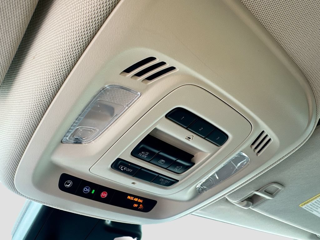 Used 2023 Buick Envision Avenir FWD image 21