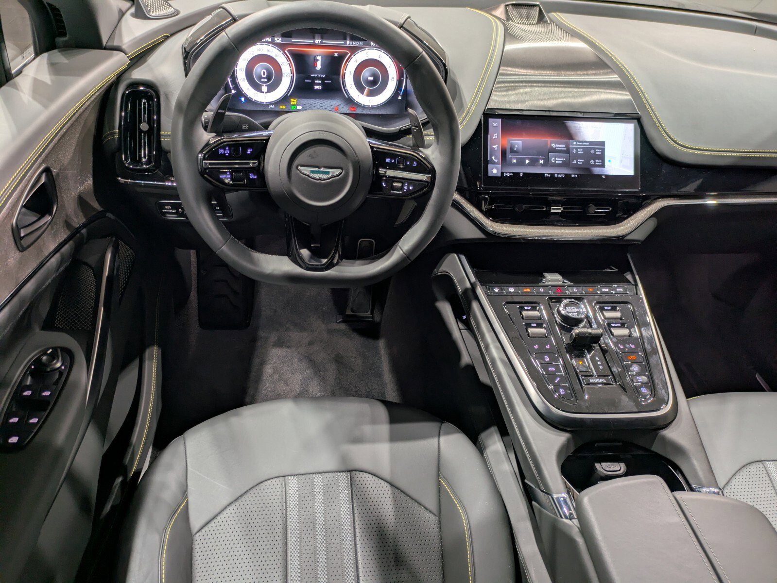 Used 2025 Aston Martin DBX 707 image 10