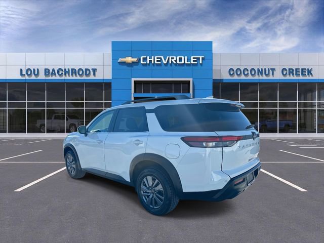 Used 2025 Nissan Pathfinder SV image 6