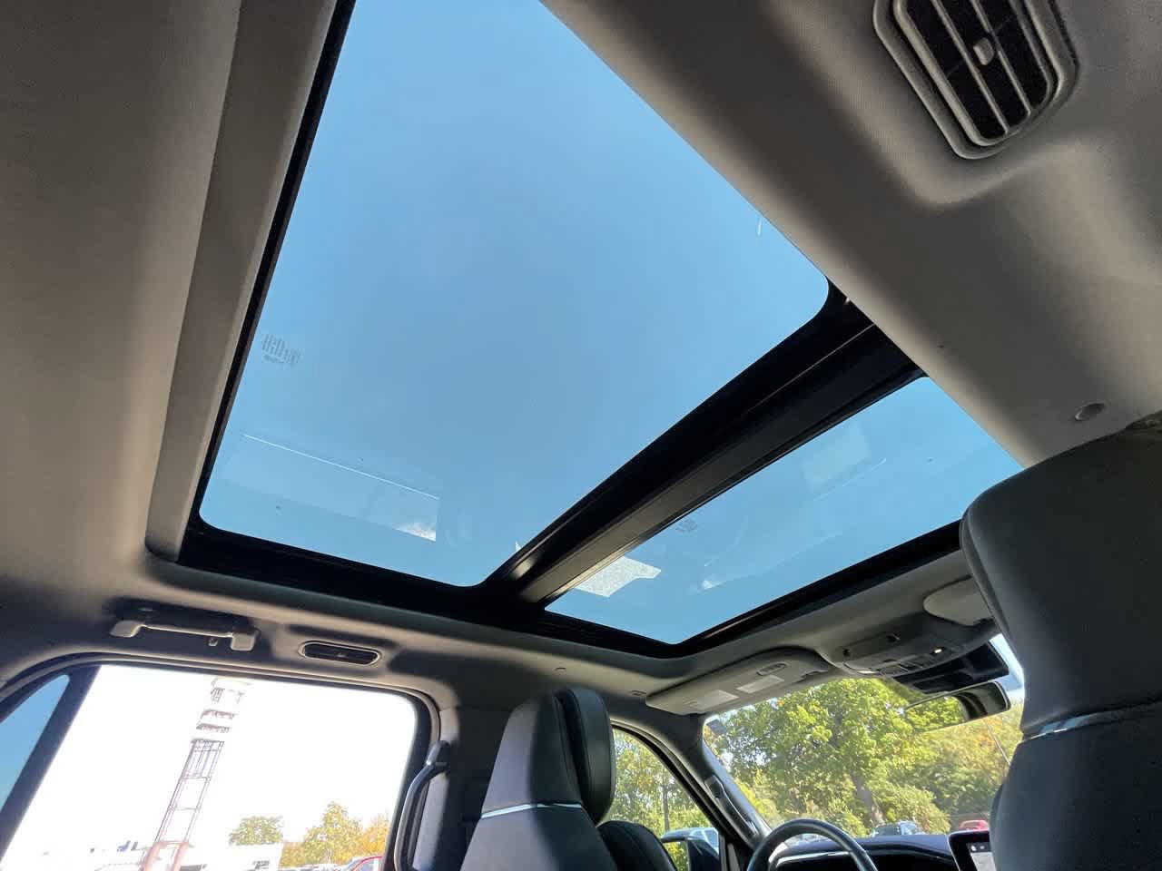 Used 2019 Lincoln Navigator Reserve AWD/4WD image 22