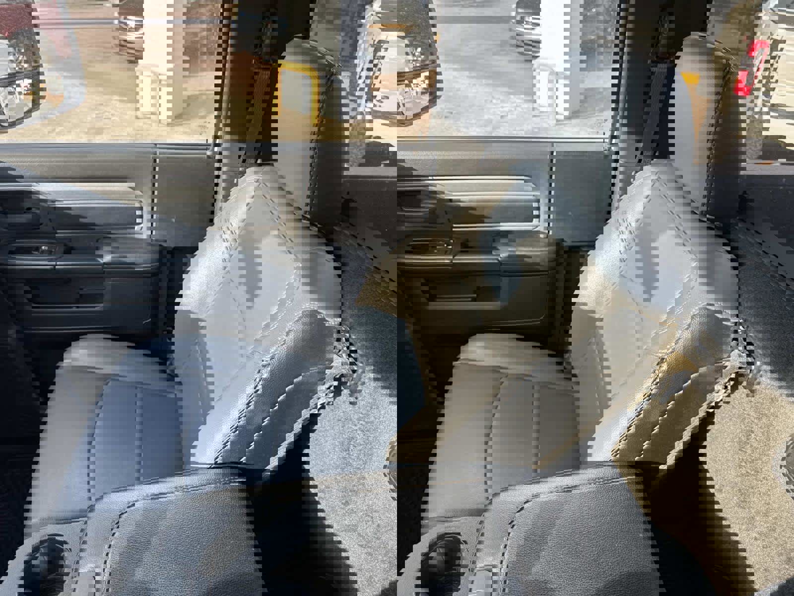 Used 2024 RAM 3500 Tradesman w/ Chrome Appearance Group image 24