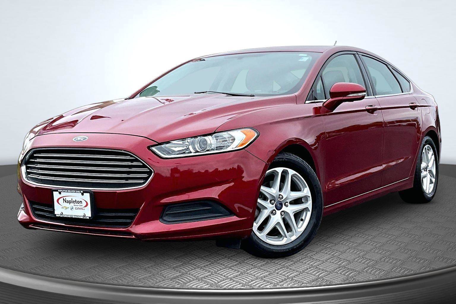 Used 2016 Ford Fusion SE FWD image 1