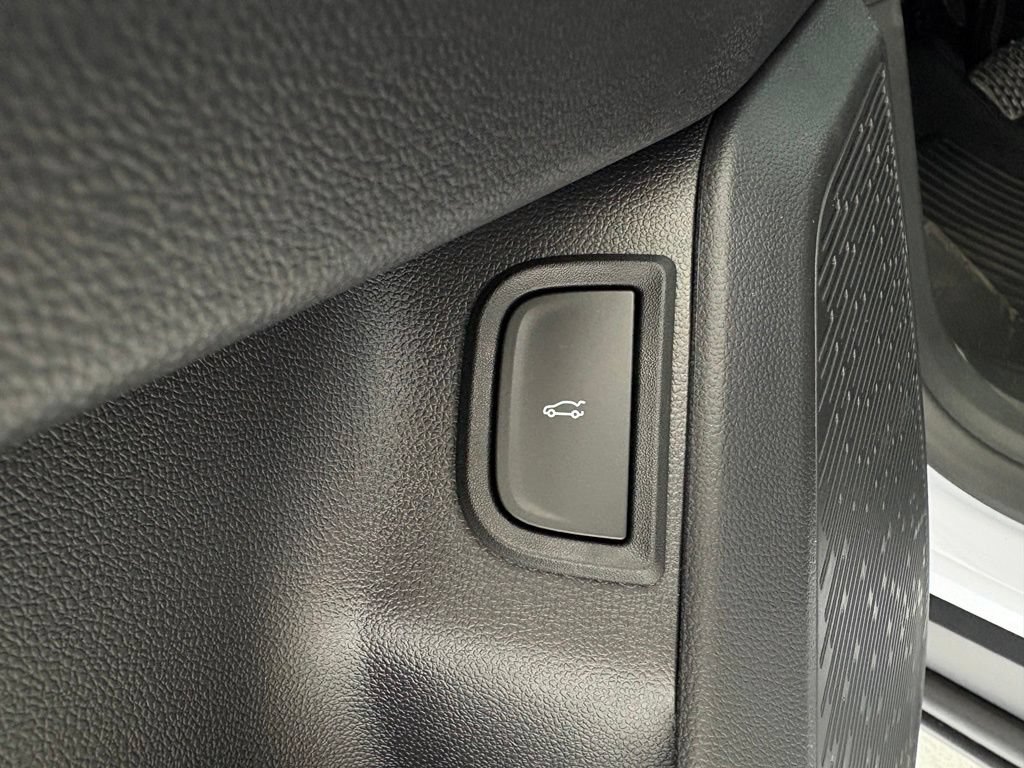 New 2027 Chevrolet Equinox RS w/ Safety and Technology Package FWD image 29