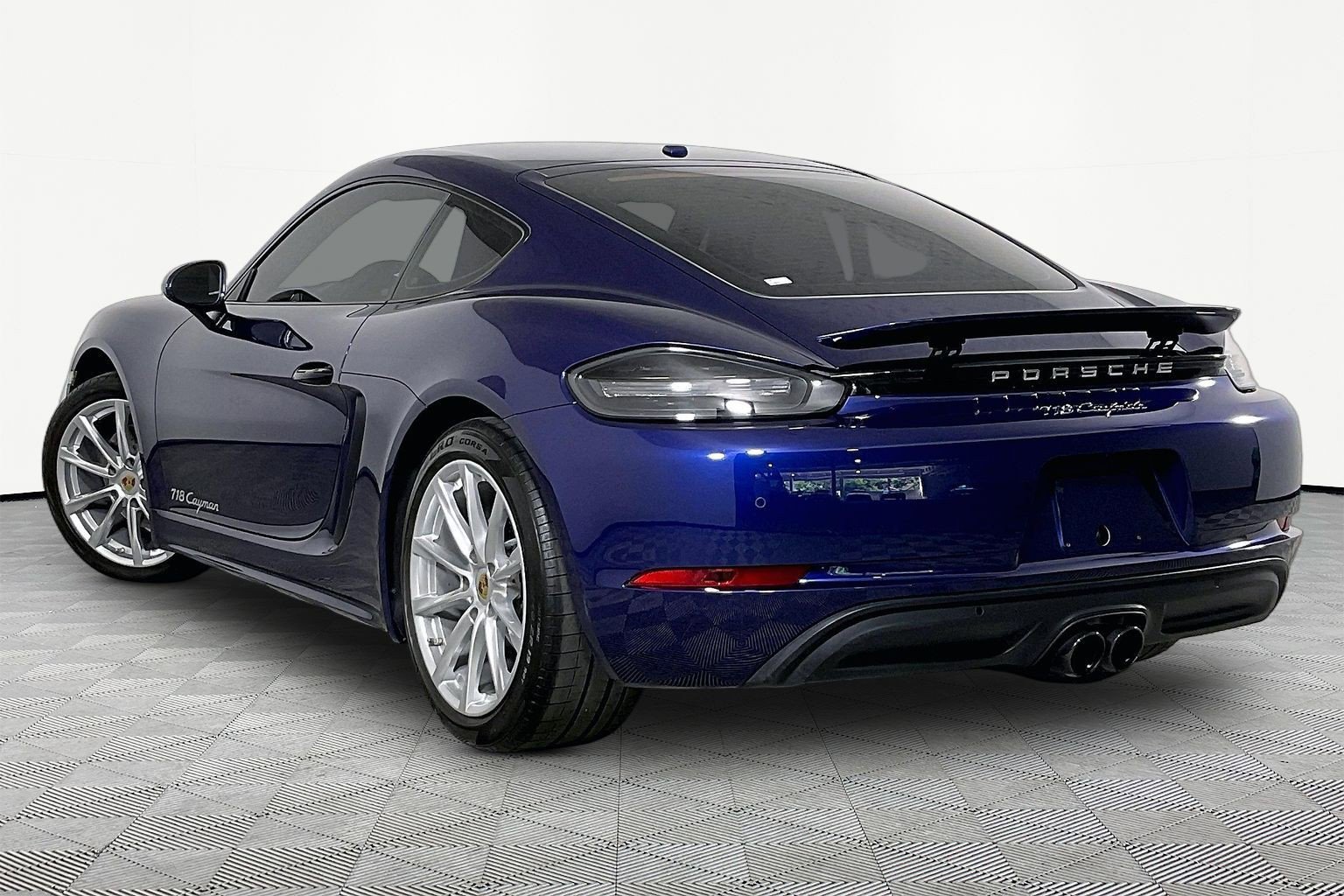 Used 2023 Porsche 718 Cayman RWD image 5