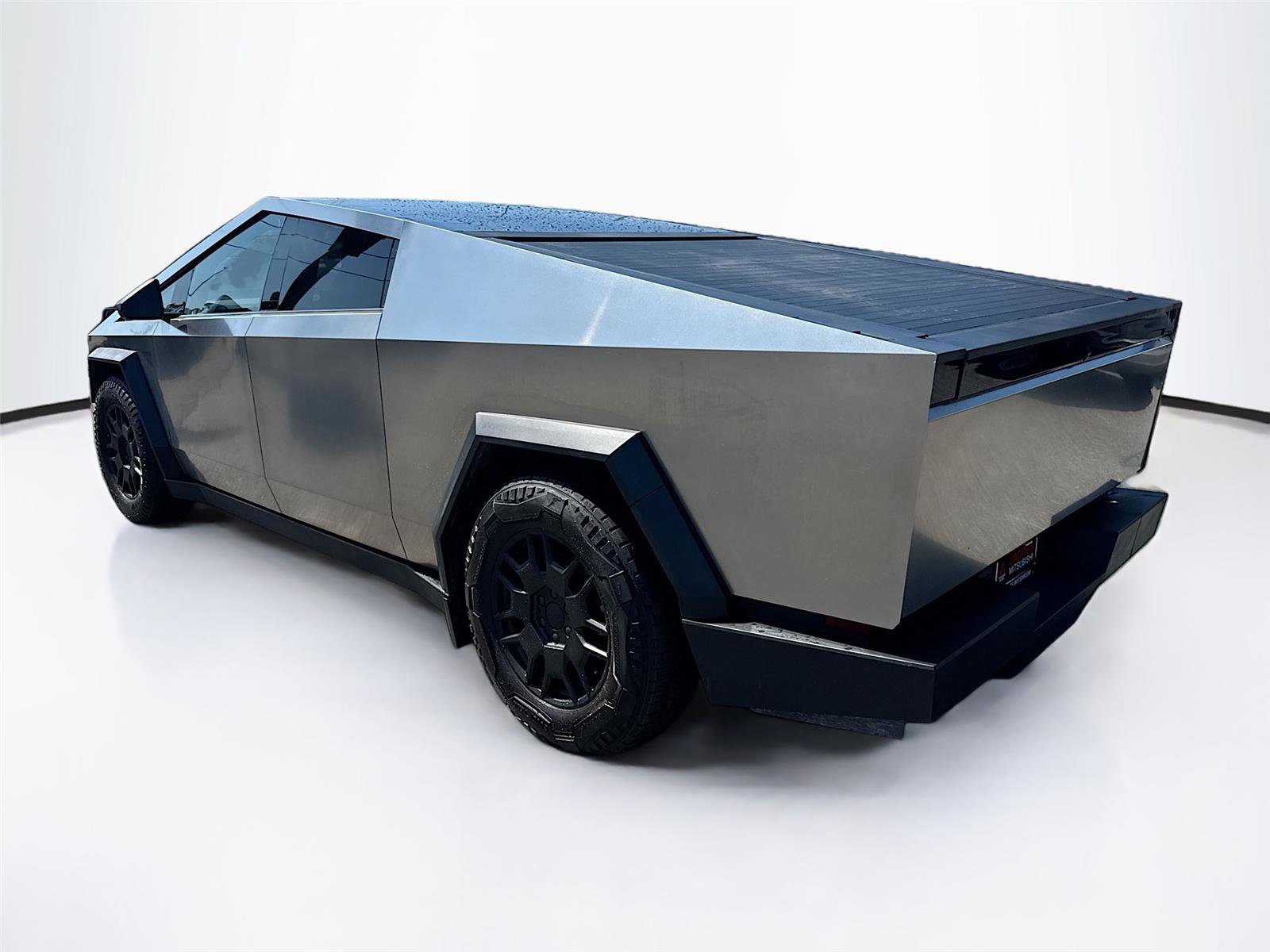 Used 2024 Tesla Cybertruck AWD Crew Cab image 3