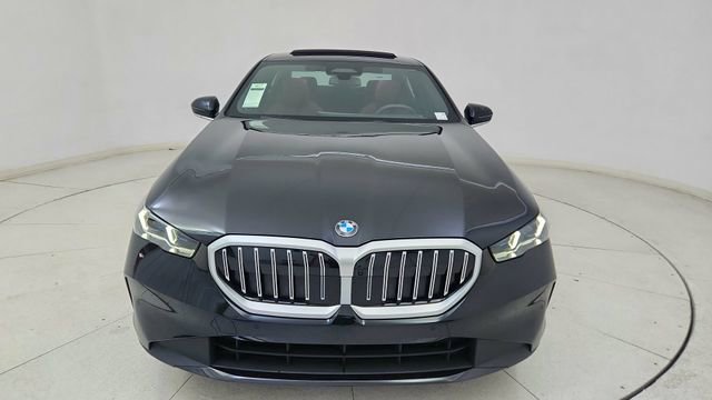 Used 2026 BMW 540i xDrive image 2