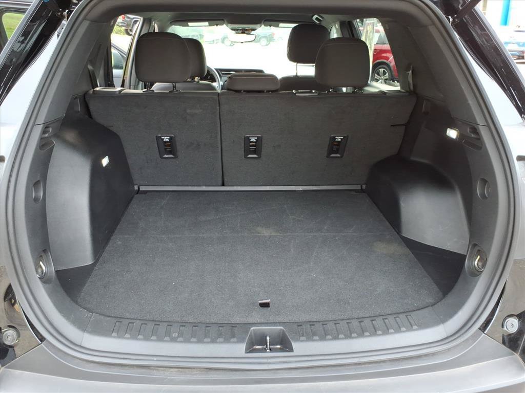 Used 2025 GMC Terrain Elevation w/ Technology Package II AWD/4WD image 18