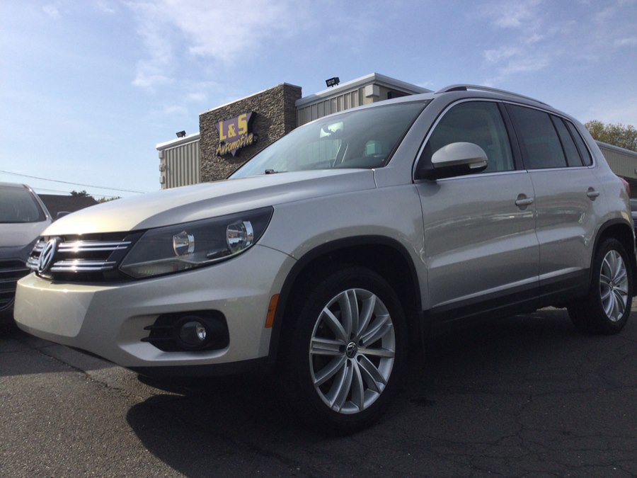 Used 2014 Volkswagen Tiguan SE AWD/4WD image 2