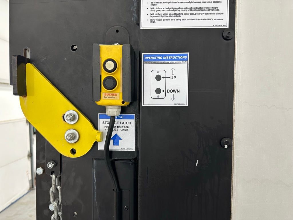 Used 2022 Chevrolet Express 3500 w/ Power Convenience Package image 33