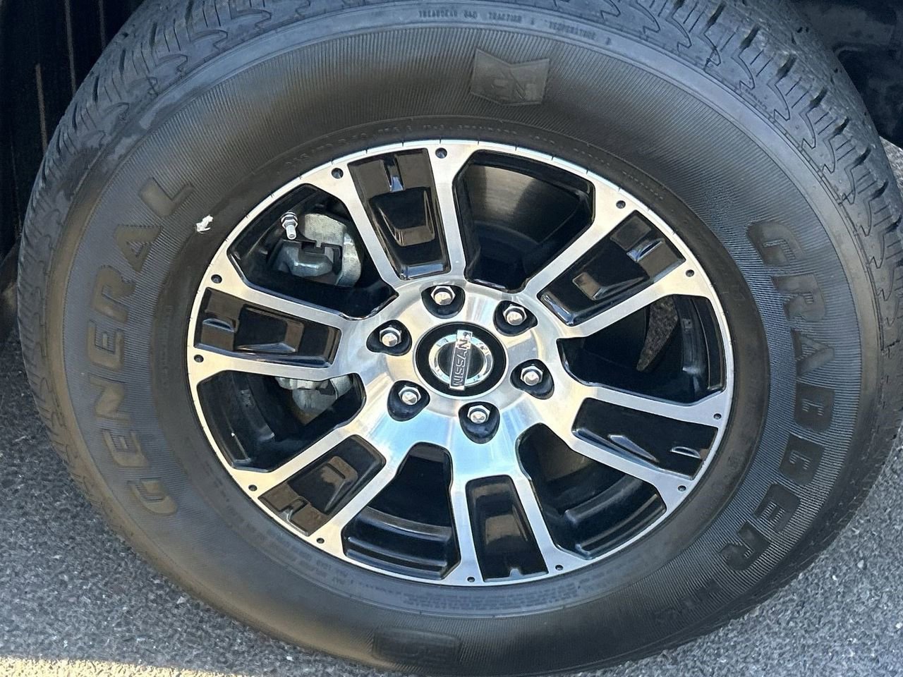 Used 2021 Nissan Titan SV w/ SV Convenience Package AWD/4WD image 7