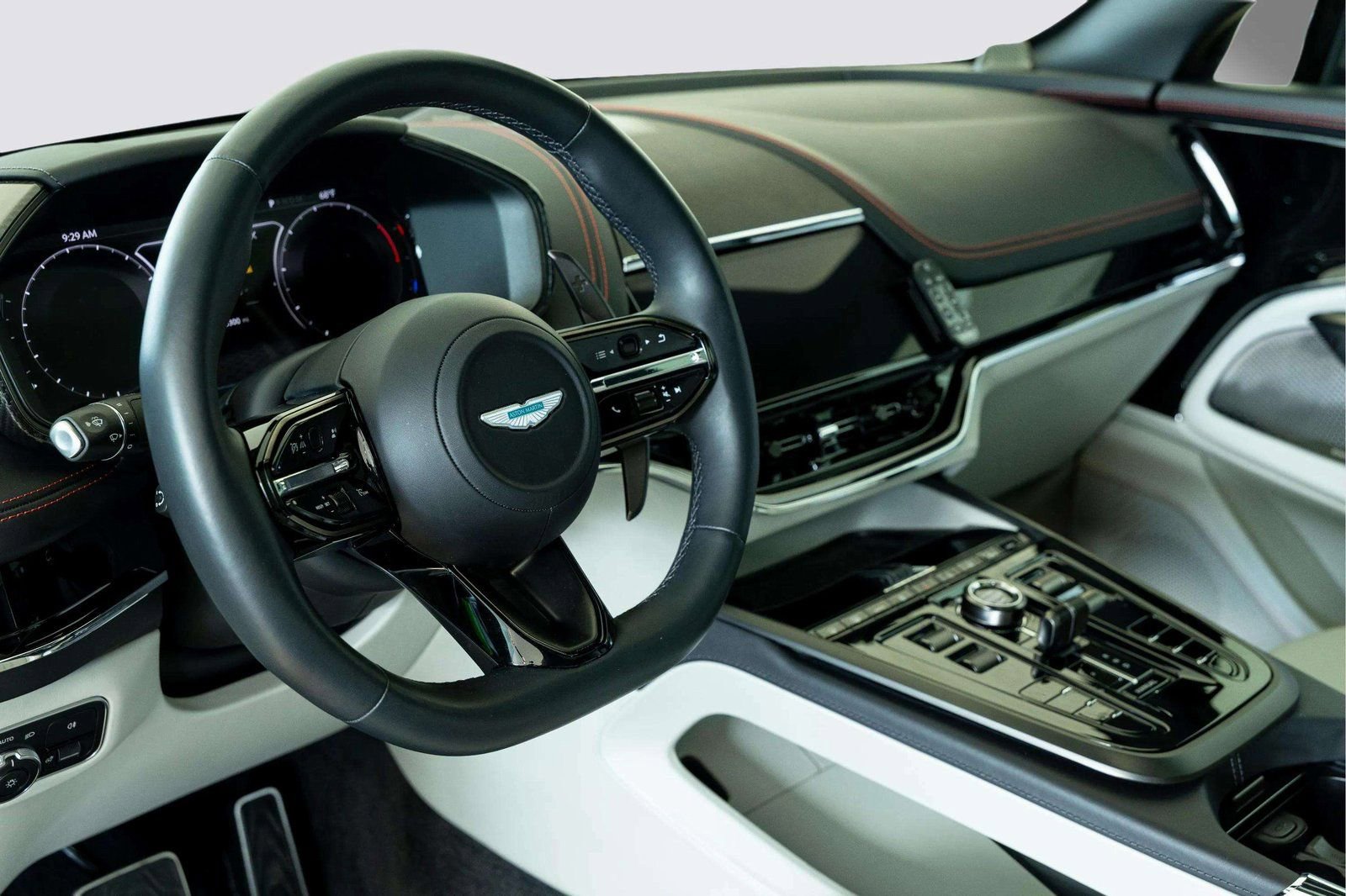 Used 2025 Aston Martin DBX 707 image 23