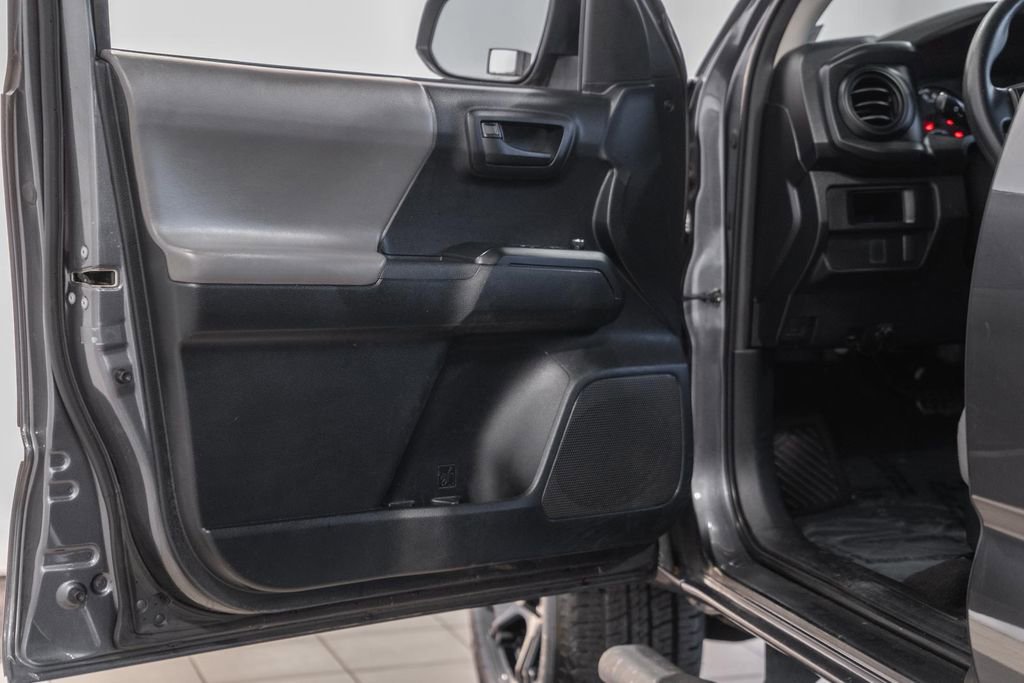 Used 2016 Toyota Tacoma SR5 image 26