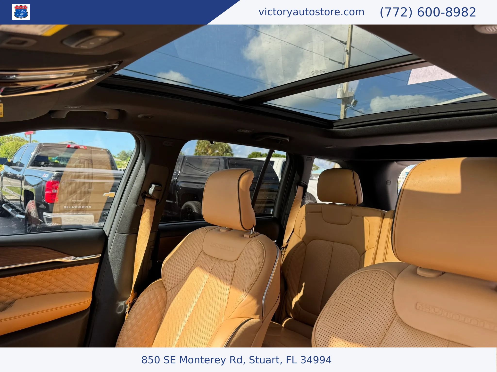 Used 2024 Jeep Grand Cherokee Summit w/ Adv Protech Group IV AWD/4WD image 3