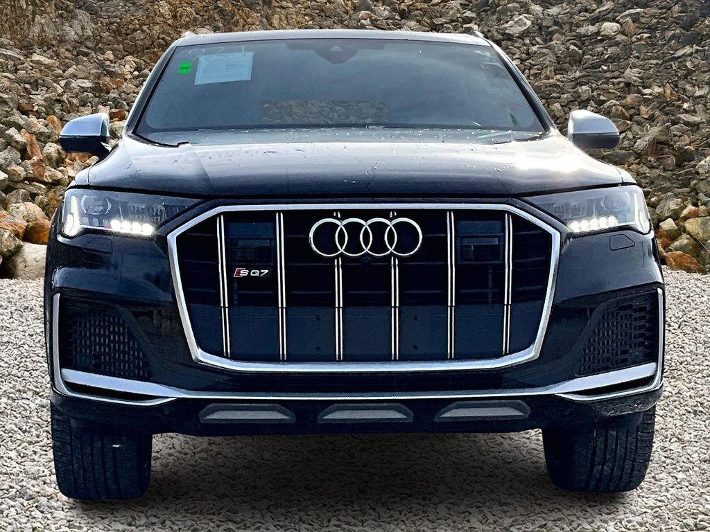 Used 2022 Audi SQ7 Premium Plus w/ SQ7 Executive Package image 3