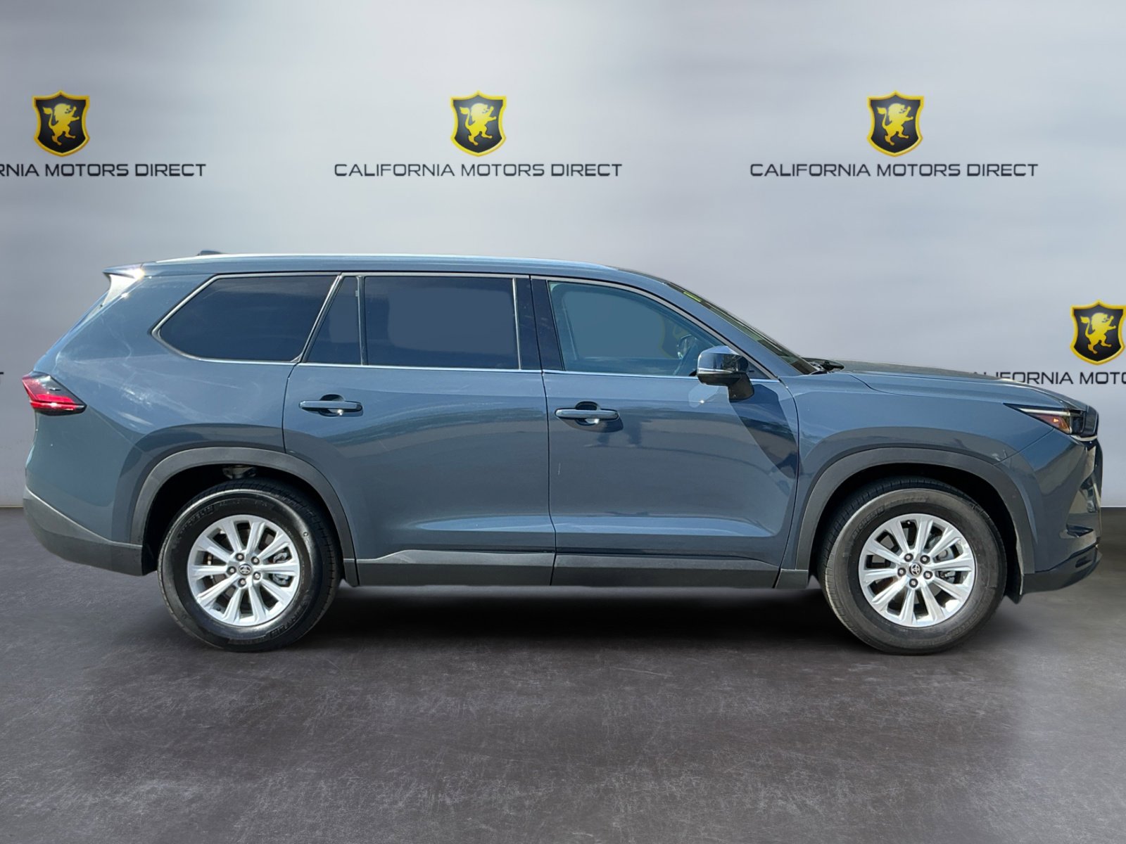 Used 2025 Toyota Grand Highlander FWD image 4