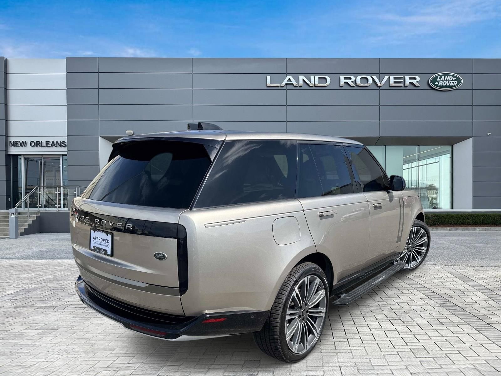 Used 2023 Land Rover Range Rover SE AWD/4WD image 6
