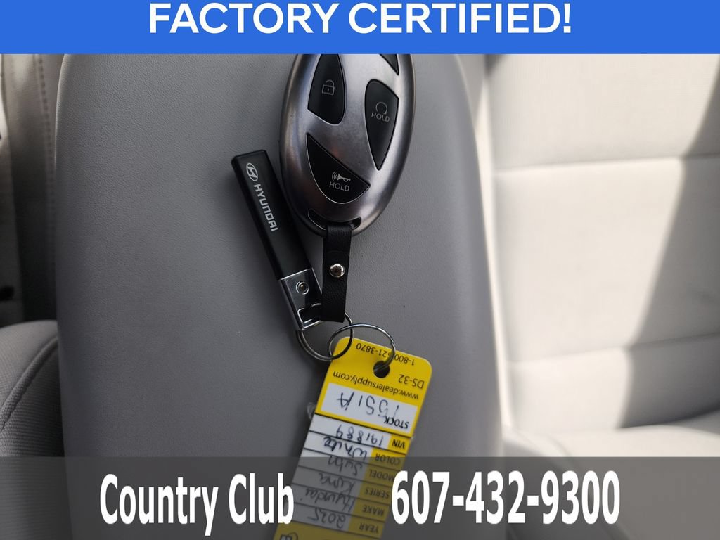Certified 2025 Hyundai Kona SE AWD/4WD image 32