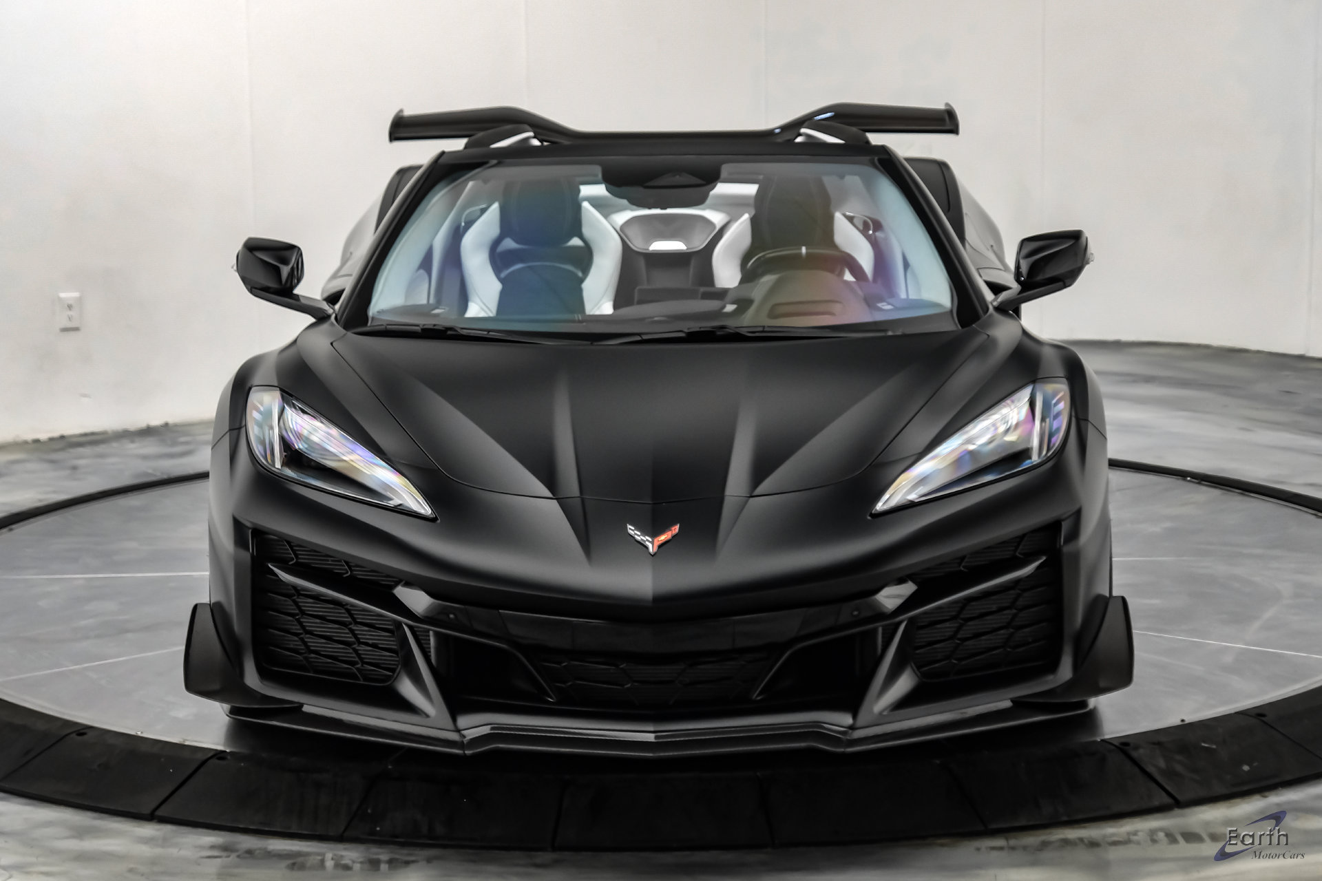 Used 2024 Chevrolet Corvette Z06 w/ Z07 Performance Package RWD image 36