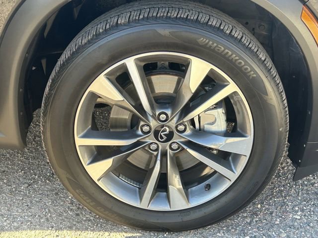 Certified 2025 INFINITI QX60 Luxe w/ Vision Package image 10