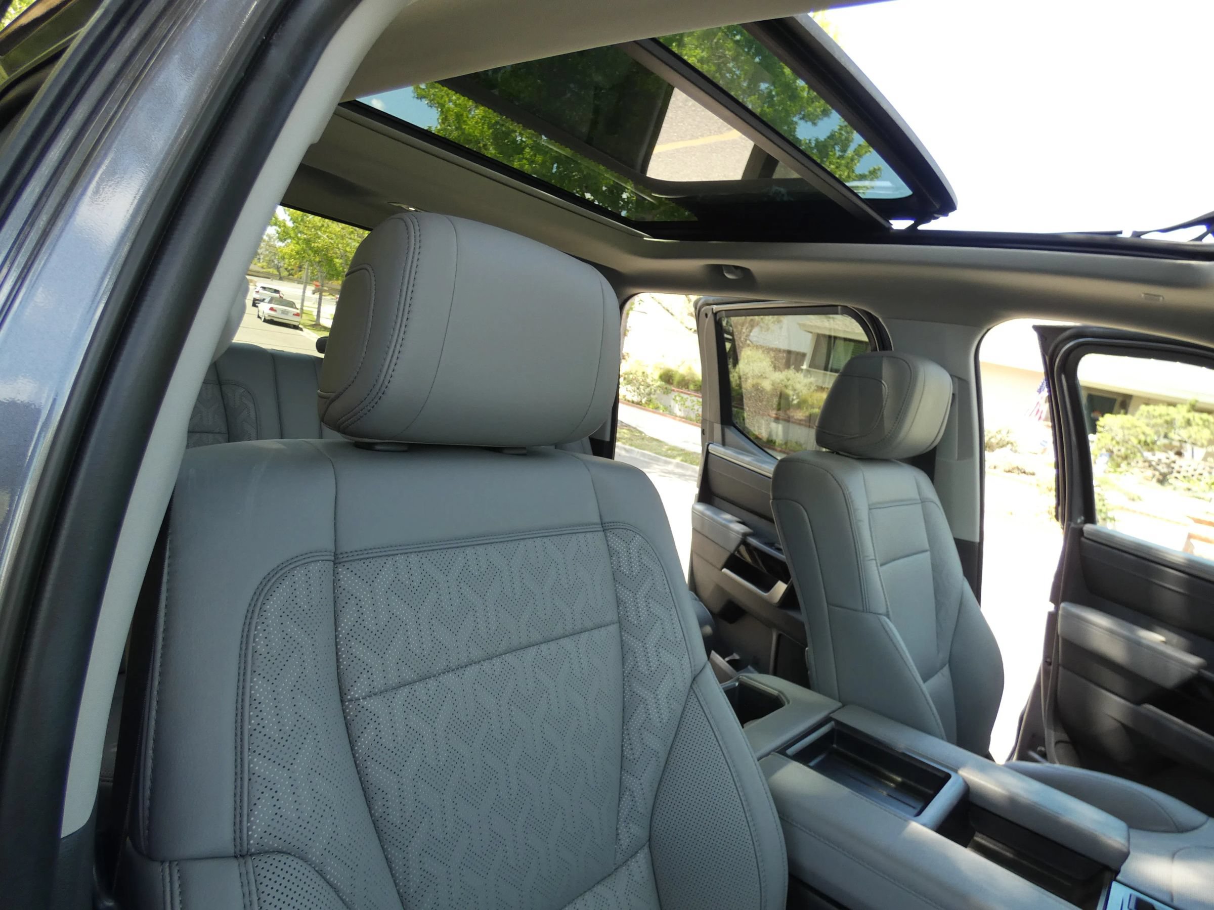 Used 2024 Toyota Tundra Limited w/ TRD Off-Road Package AWD/4WD image 32