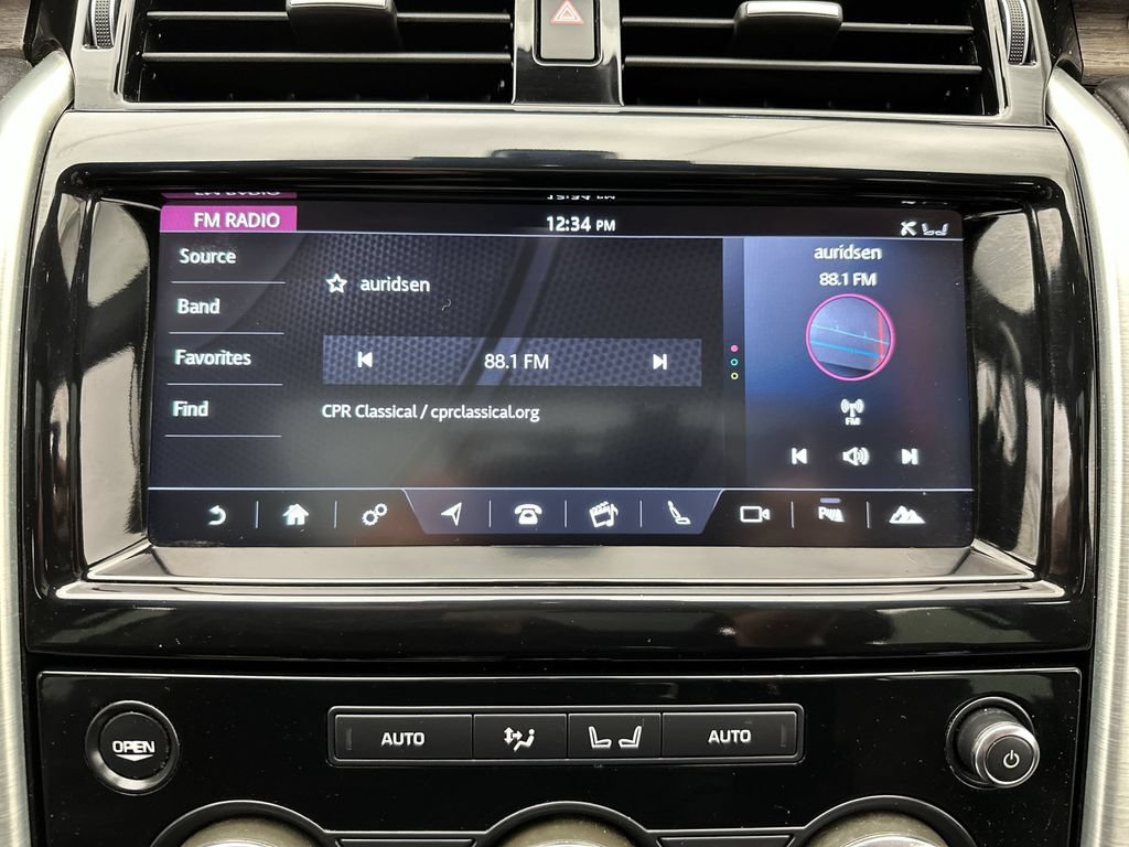 Used 2018 Land Rover Discovery HSE Luxury AWD/4WD image 16