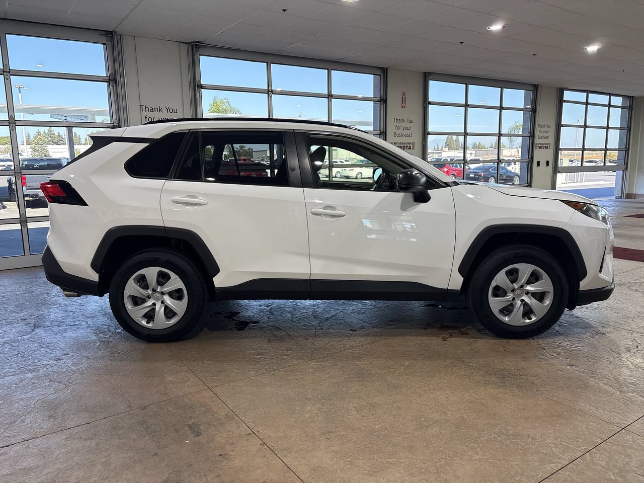 Certified 2019 Toyota RAV4 LE AWD/4WD image 3