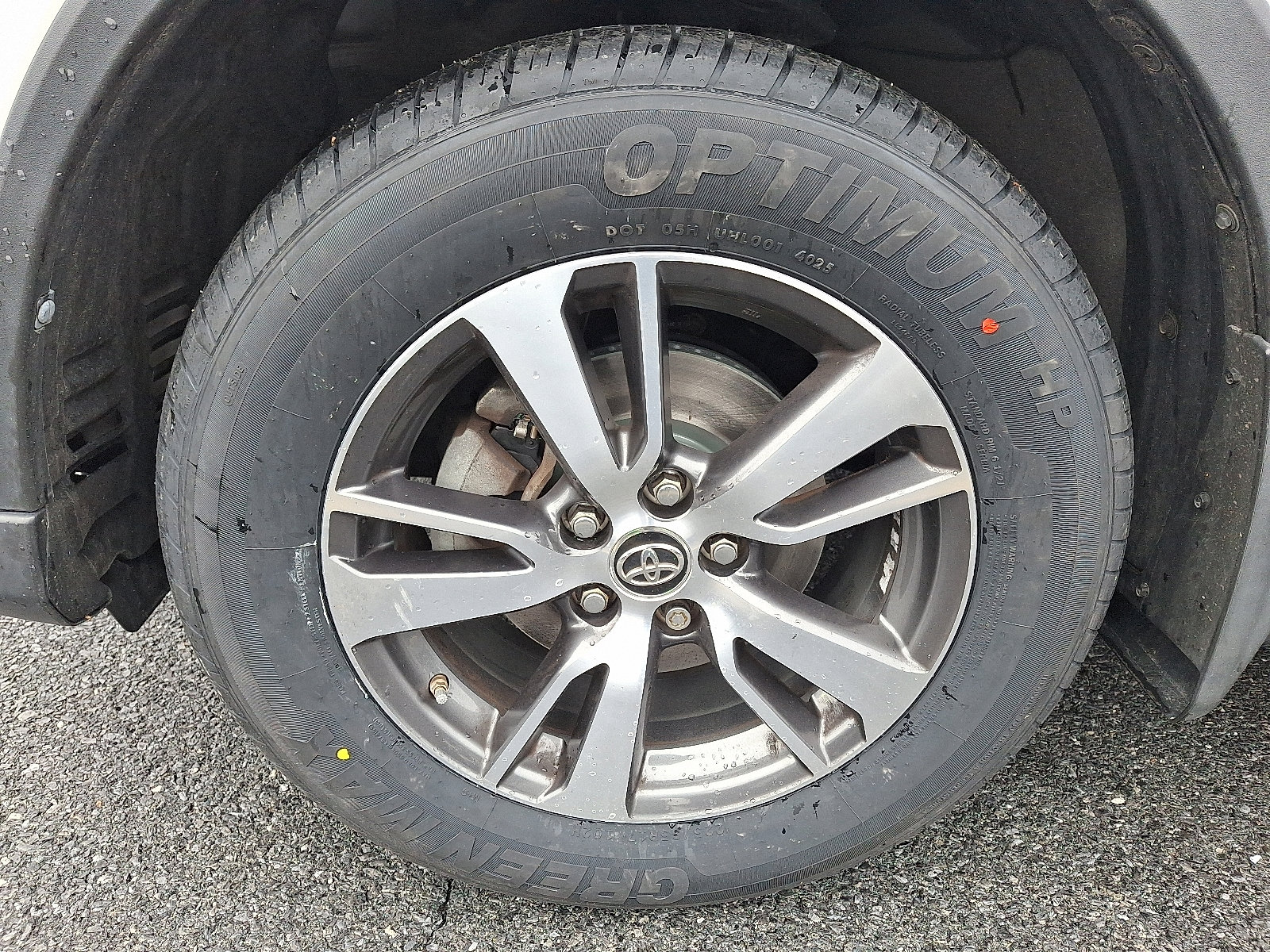 Used 2018 Toyota RAV4 XLE w/ Plus Extra Value Package image 9