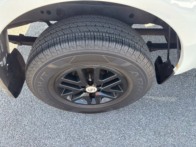 Used 2015 Nissan Frontier SV AWD/4WD image 9