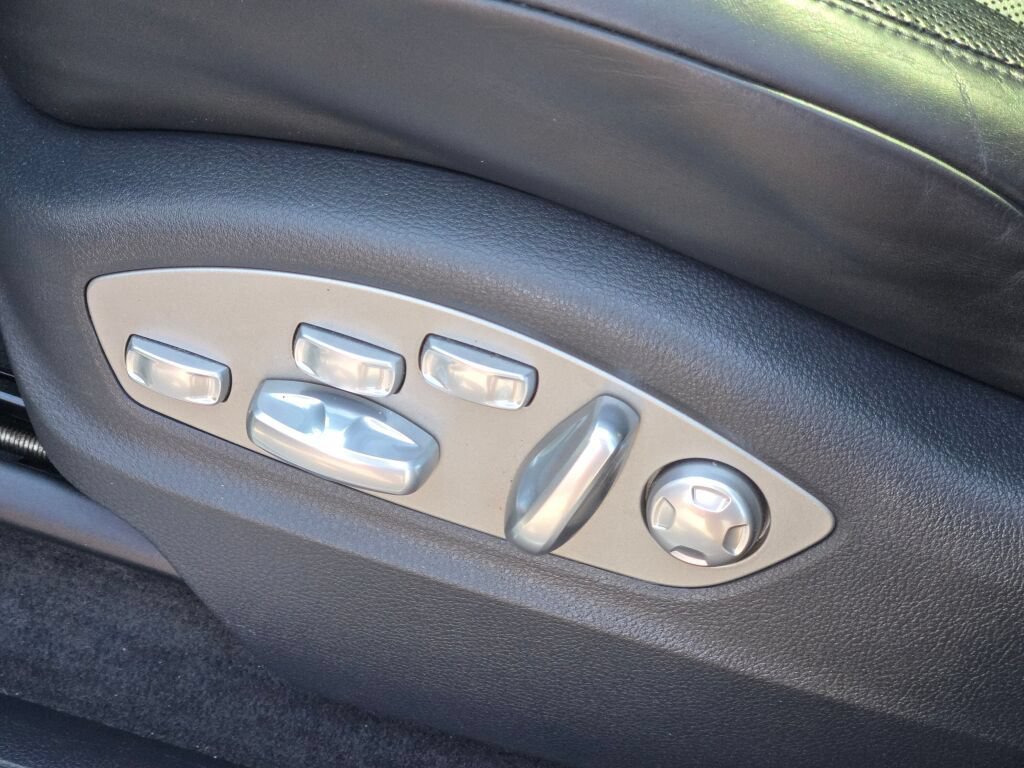 Used 2015 Porsche Macan Turbo AWD/4WD image 22