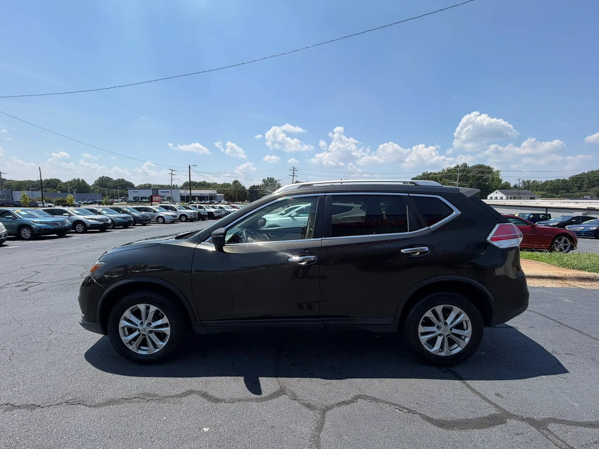 Used 2016 Nissan Rogue SV w/ SV Premium Package AWD/4WD image 4