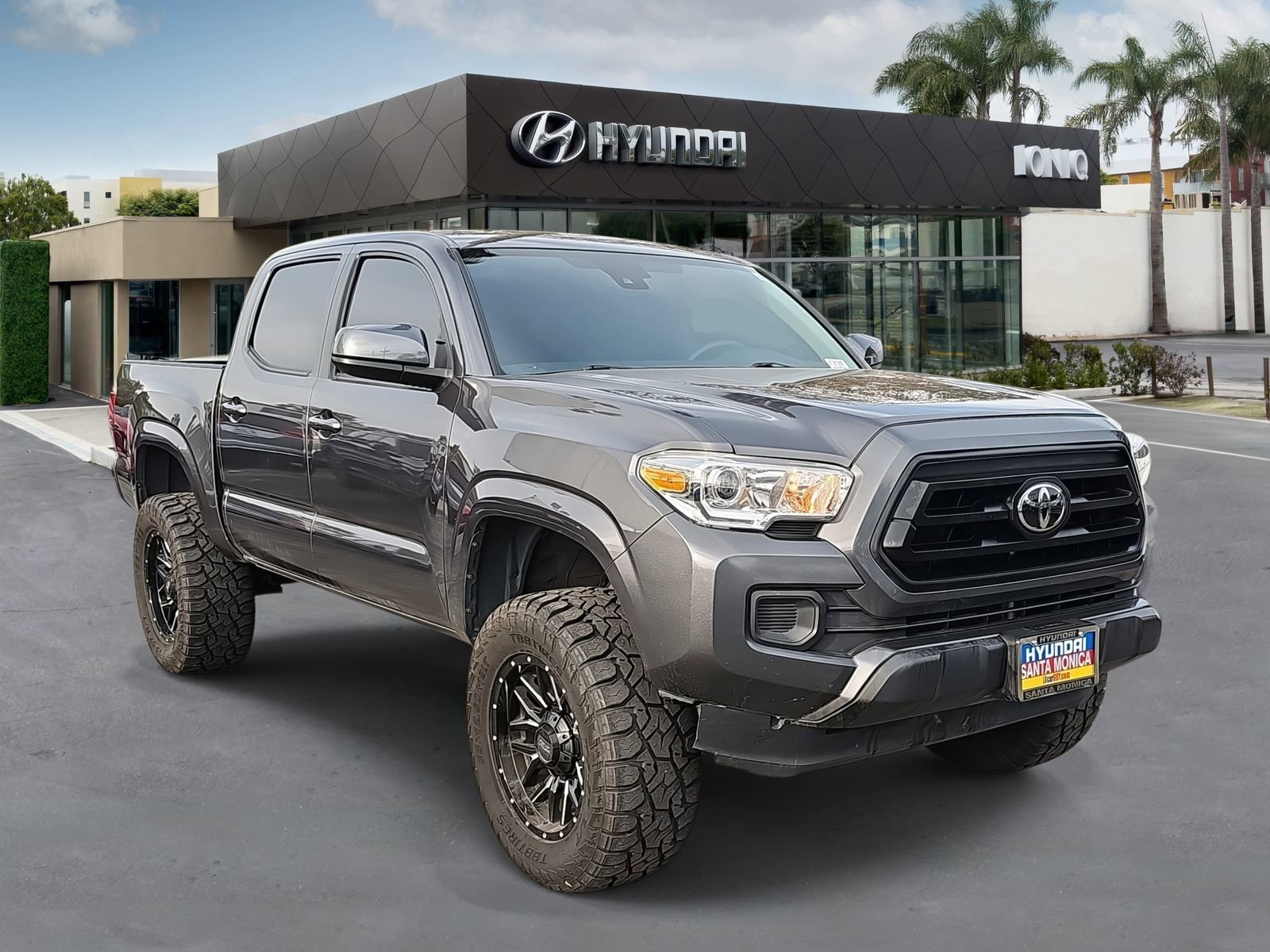 Used 2022 Toyota Tacoma SR w/ SR Convenience Package image 1