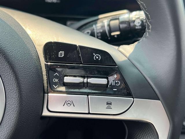 Certified 2023 Hyundai Elantra Limited w/ Preferred Accessory Package FWD image 22