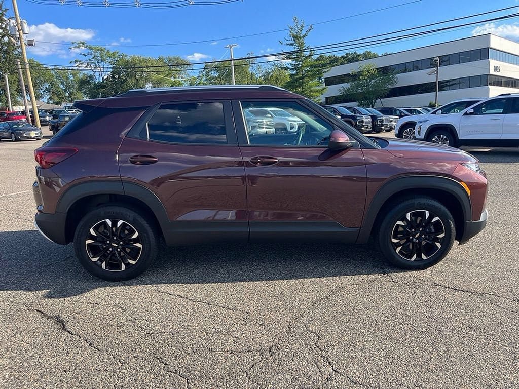 Used 2023 Chevrolet TrailBlazer LT w/ Convenience Package AWD/4WD image 8
