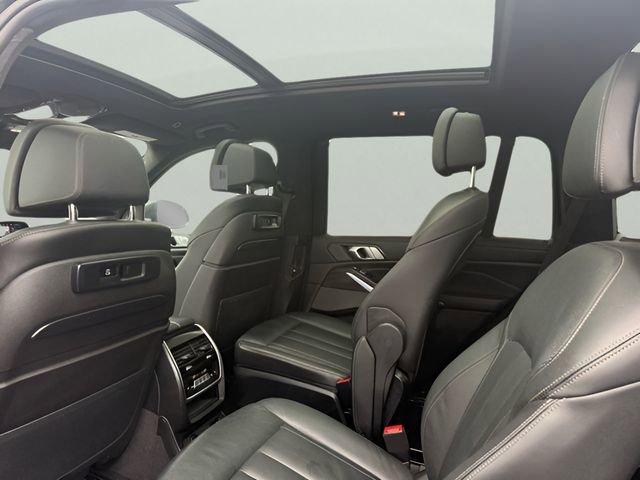 Used 2019 BMW X7 xDrive50i w/ M Sport Package image 12