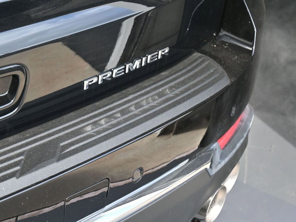 New 2026 Chevrolet Suburban Premier image 11