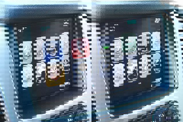 Used 2017 GMC Yukon SLE w/ Convenience Package image 9